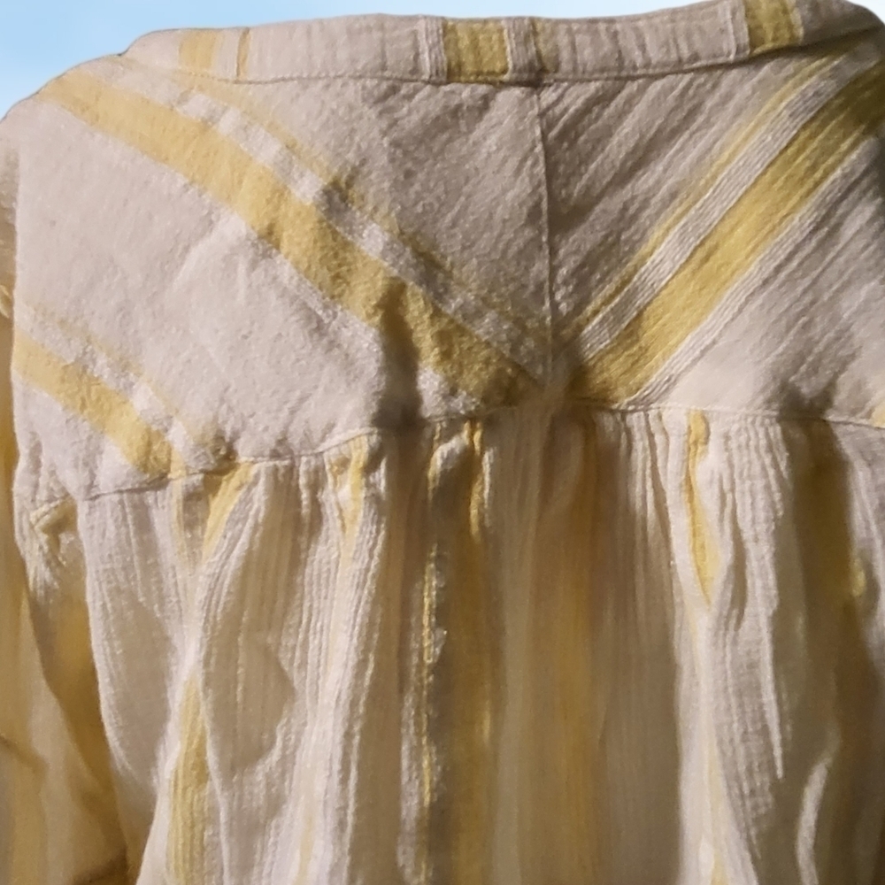 VTG Free People Gauze button top - Picture 5 of 8
